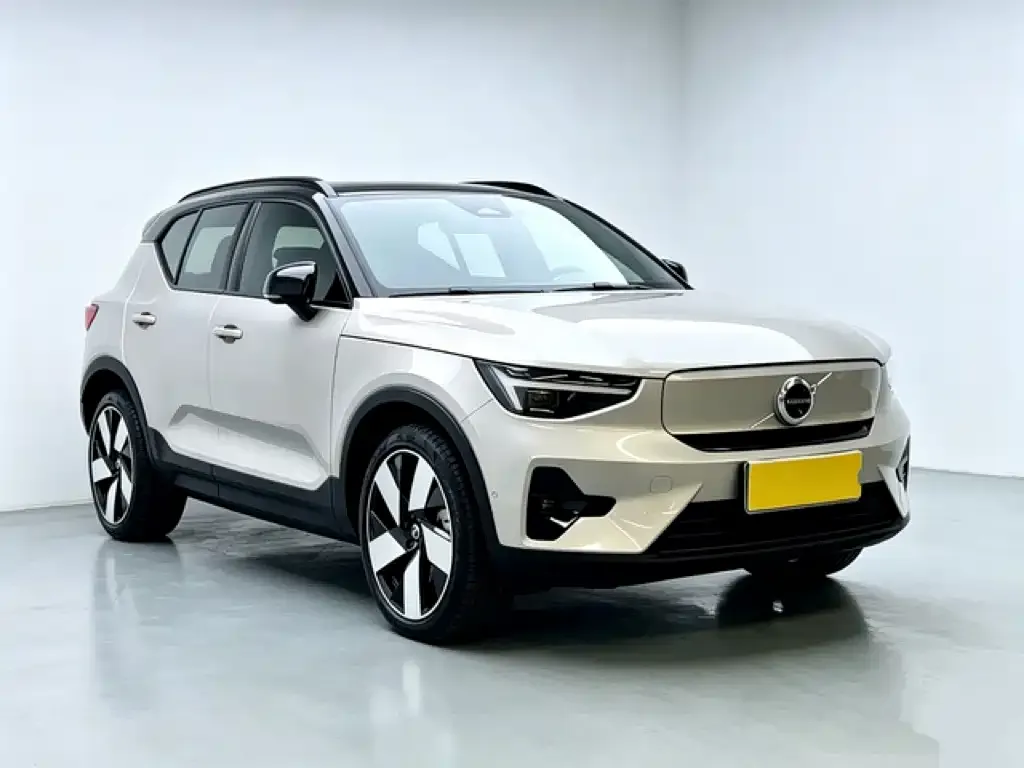Volvo XC40 NEV — фото 6