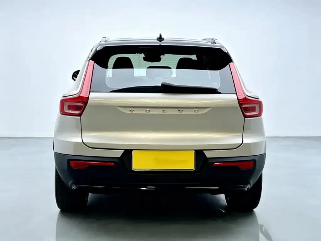Volvo XC40 NEV — фото 8