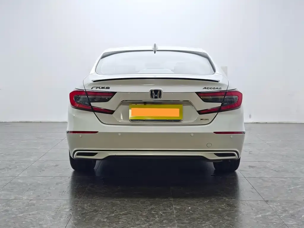 Honda Accord — фото 10