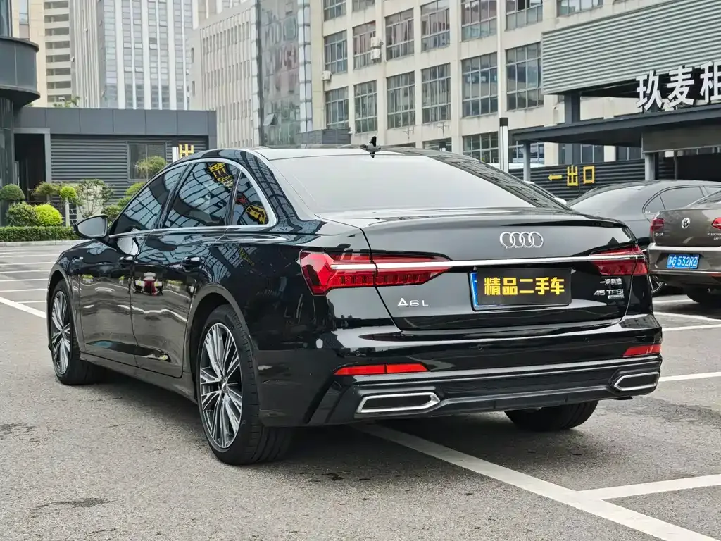 Audi A6L — фото 6