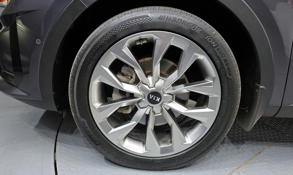 Kia Sorento — фото 8