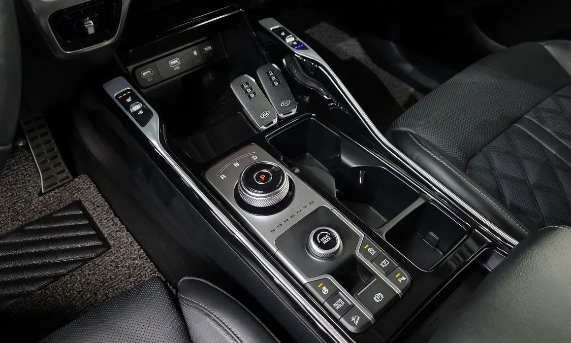 Kia Sorento — фото 9