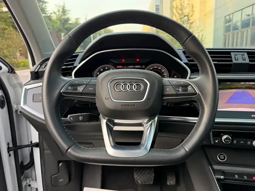 Audi Q3 — фото 9