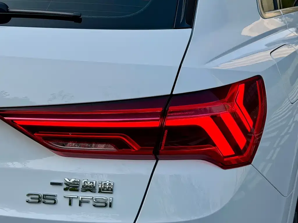 Audi Q3 — фото 5