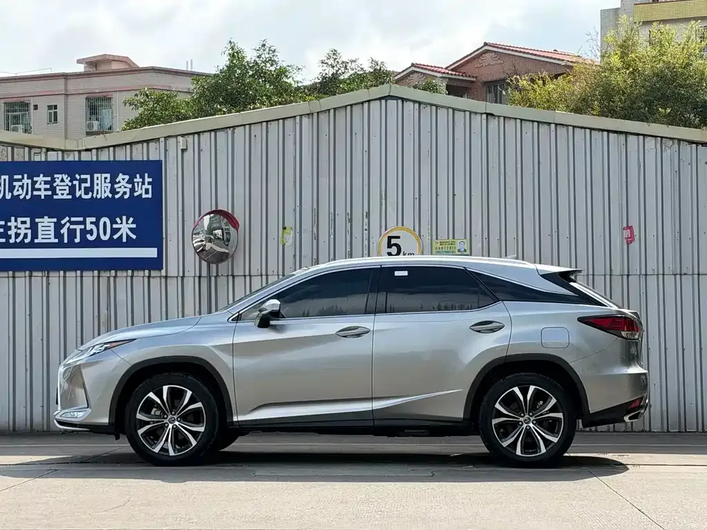 Lexus RX — фото 10