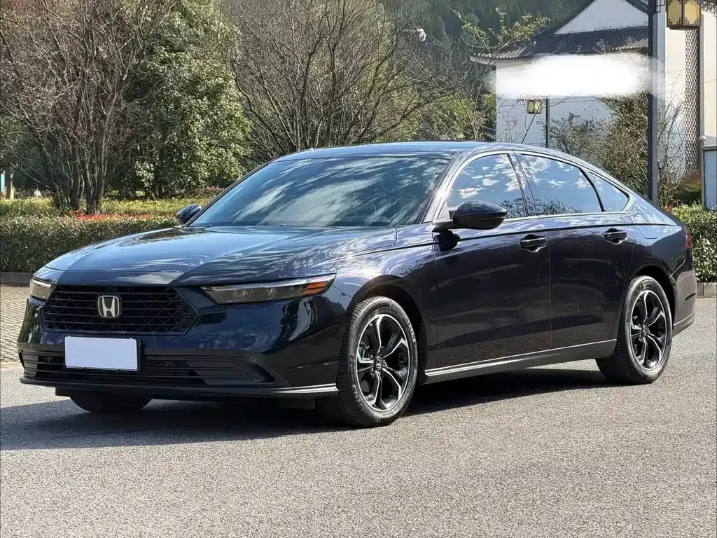 Honda Accord — фото 1