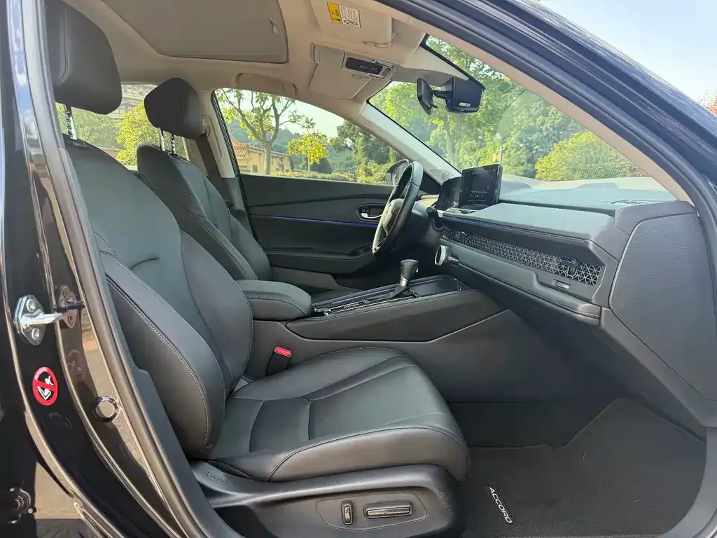 Honda Accord — фото 6
