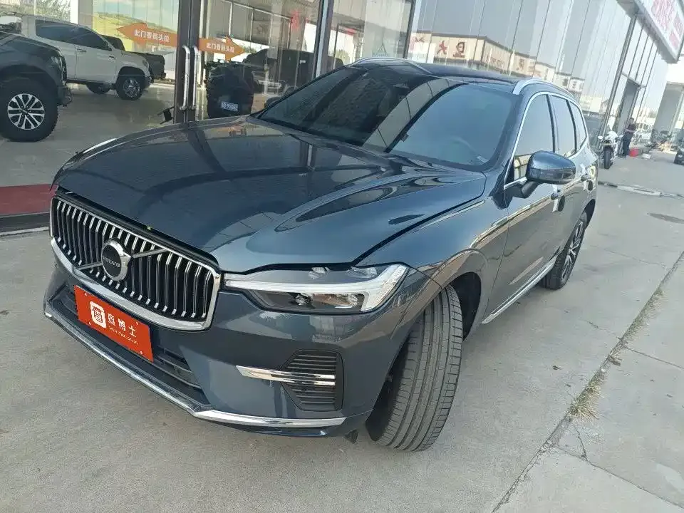 Volvo XC60 — фото 1