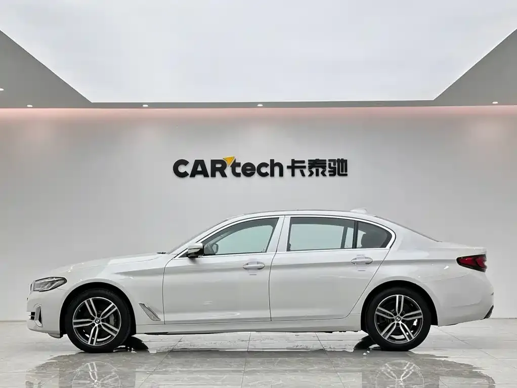 BMW 5 Series — фото 6