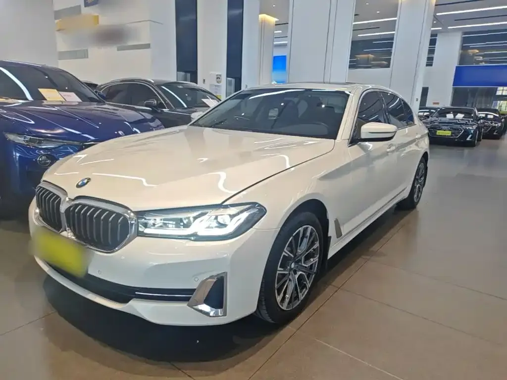 BMW 5 Series — фото 1