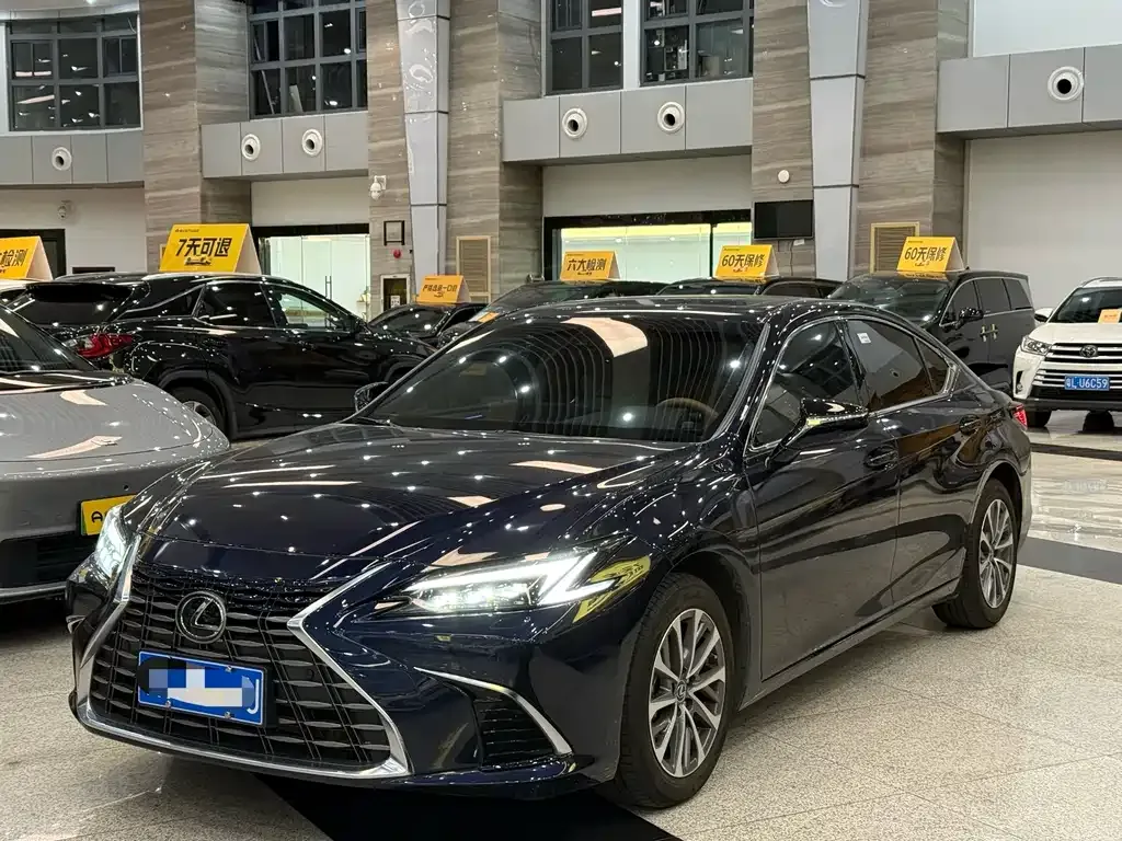Lexus ES — фото 1