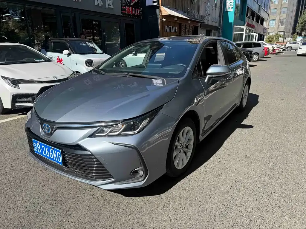 Toyota Corolla — фото 1