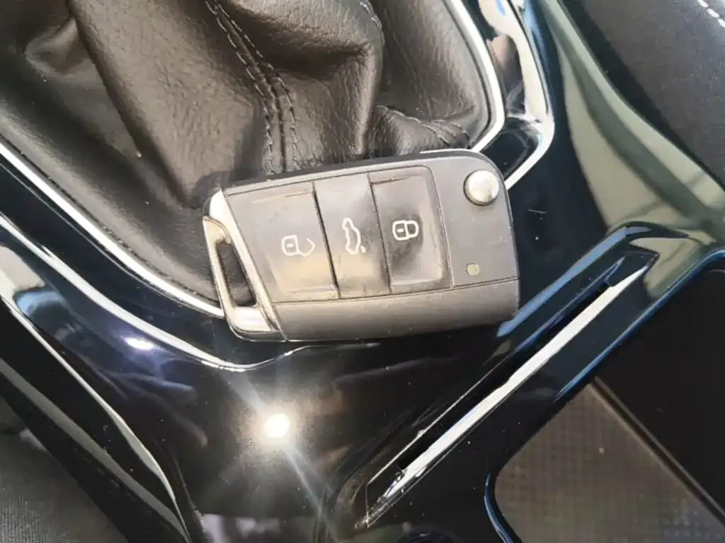Volkswagen Tharu — фото 7