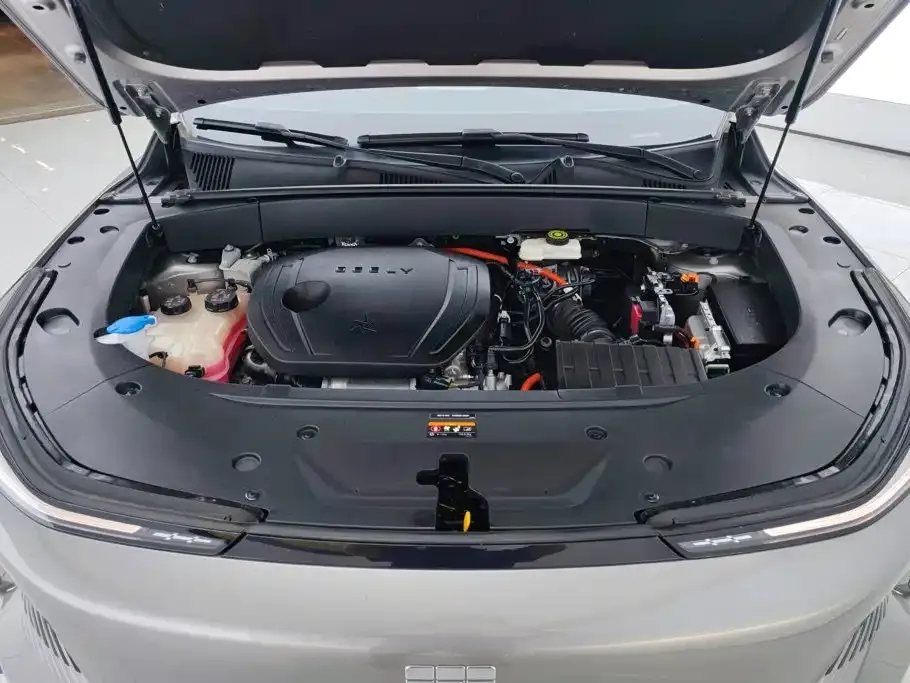Geely Galaxy L7 — фото 10