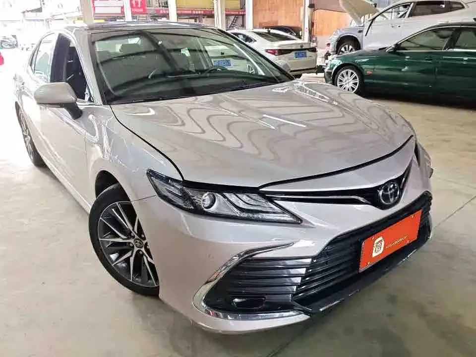 Toyota Camry — фото 5