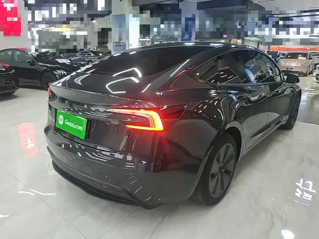 Tesla Model 3 — фото 4