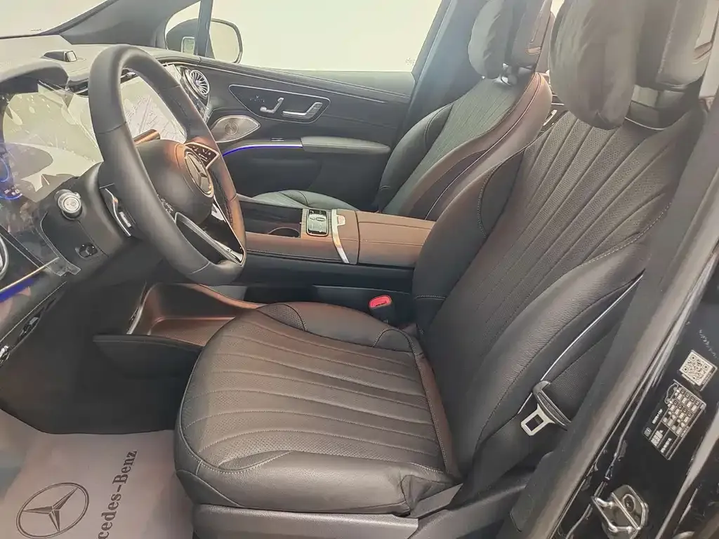 Mercedes-Benz EQS SUV — фото 3