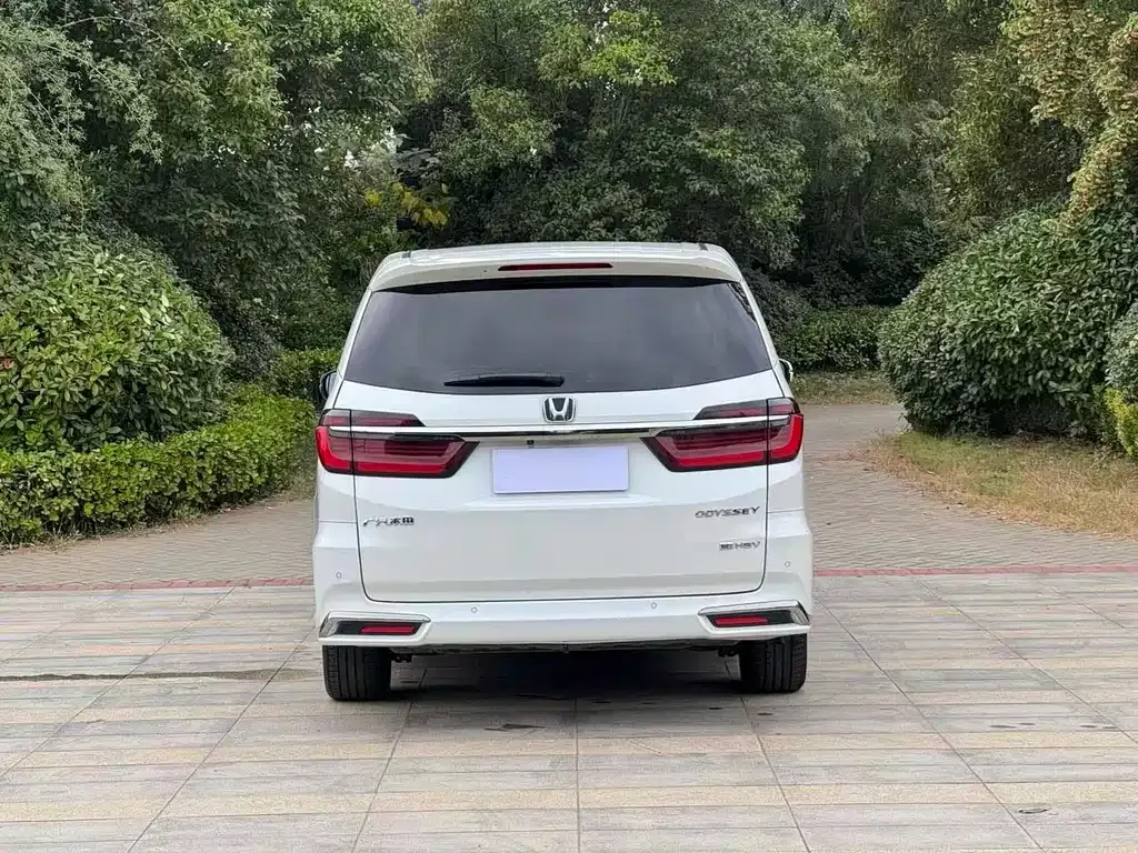 Honda Odyssey — фото 10