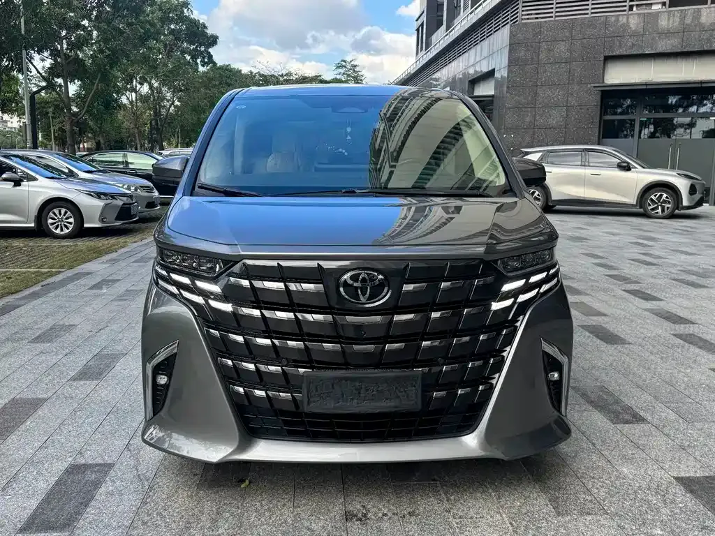 Toyota Alphard — фото 6