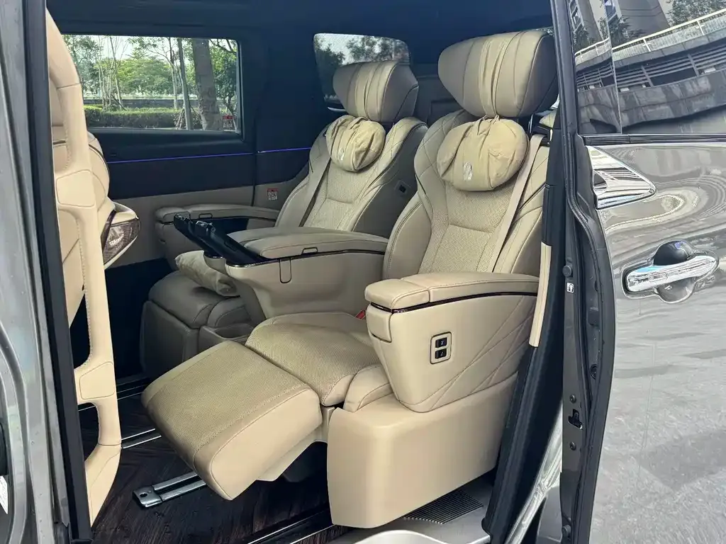 Toyota Alphard — фото 5