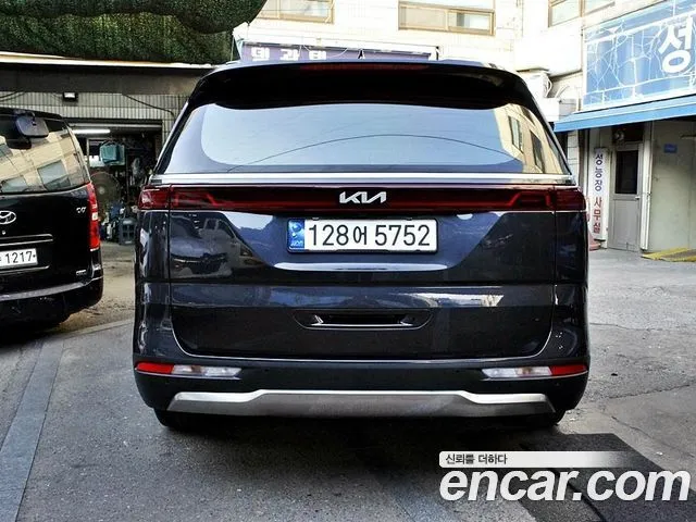 Kia Carnival — фото 9