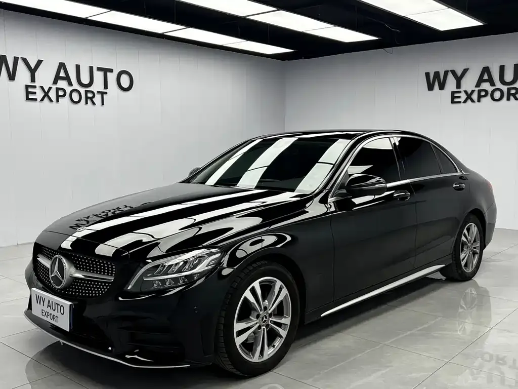Mercedes-Benz C-Class — фото 1