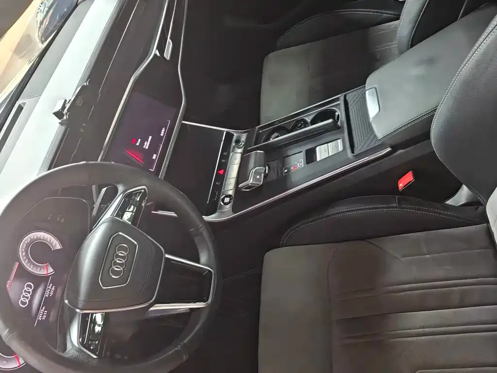 Audi A6L — фото 5