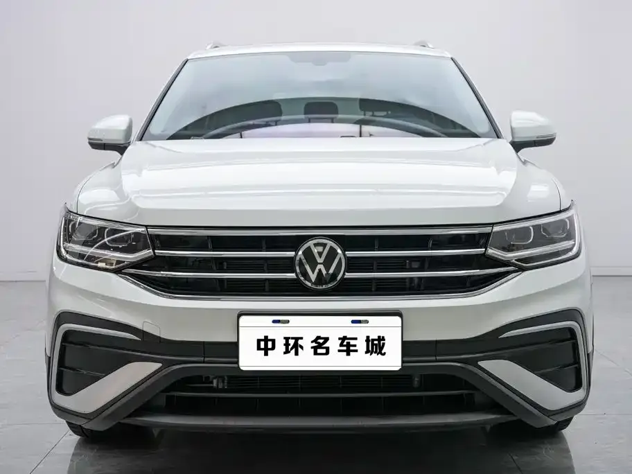 Volkswagen Tiguan L — фото 6