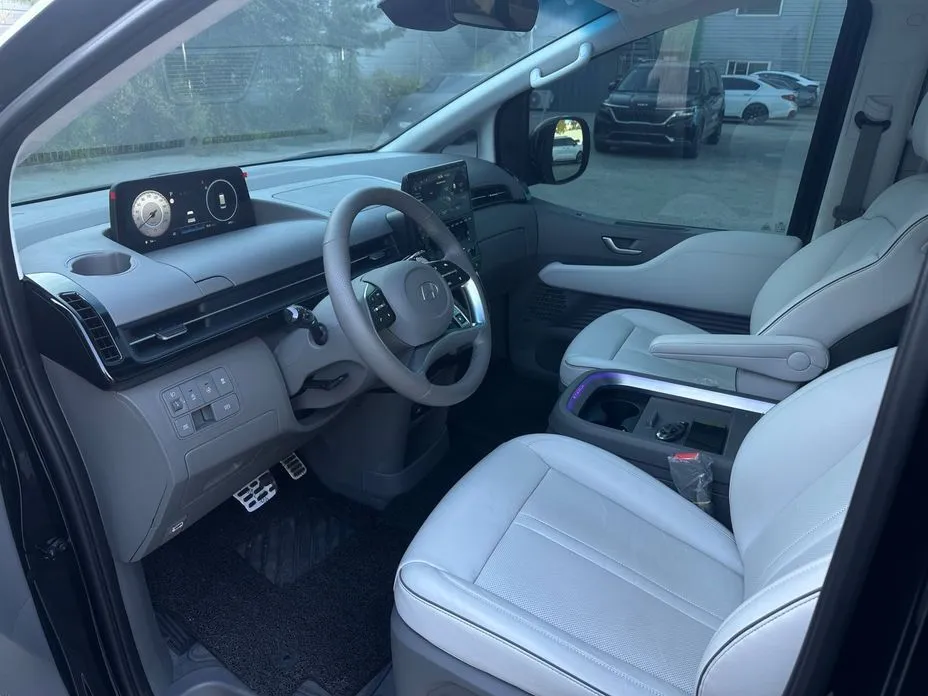 Hyundai Staria — фото 2