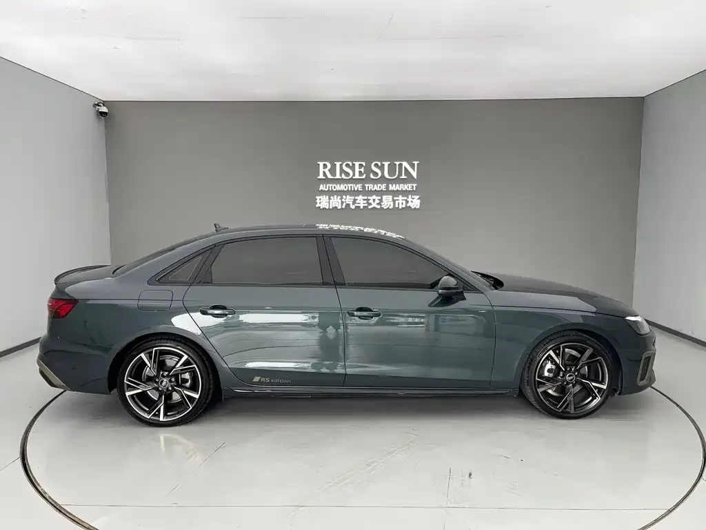 Audi A4L — фото 5