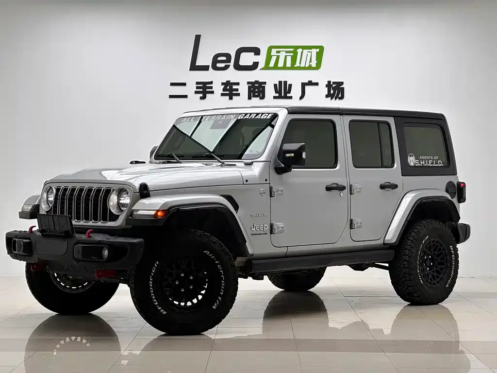 Jeep Wrangler — фото 1