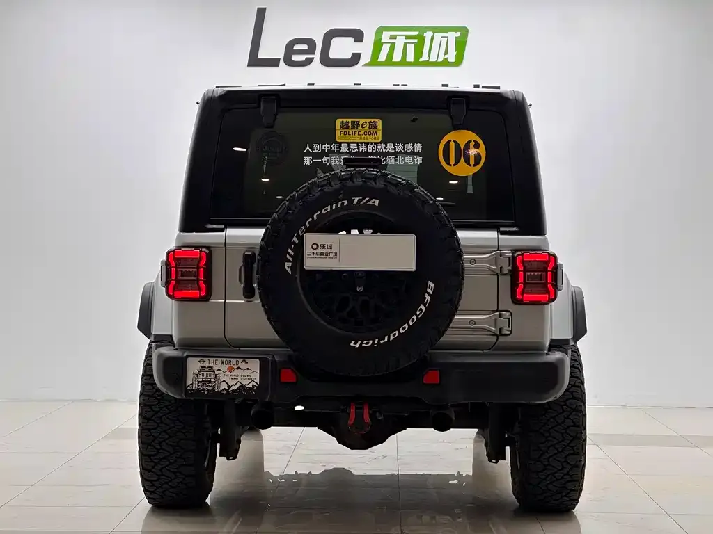 Jeep Wrangler — фото 9