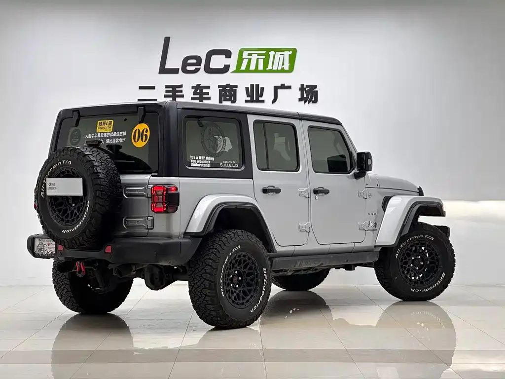 Jeep Wrangler — фото 2
