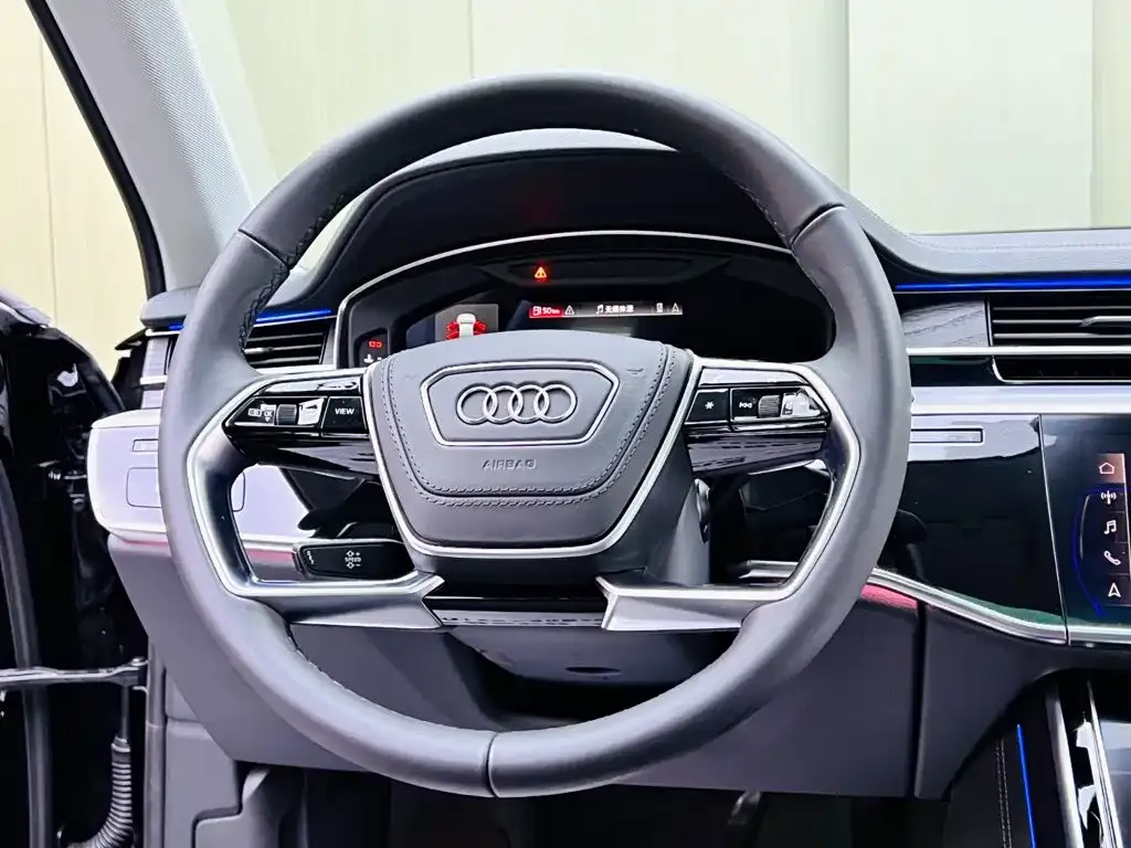 Audi A8 — фото 6