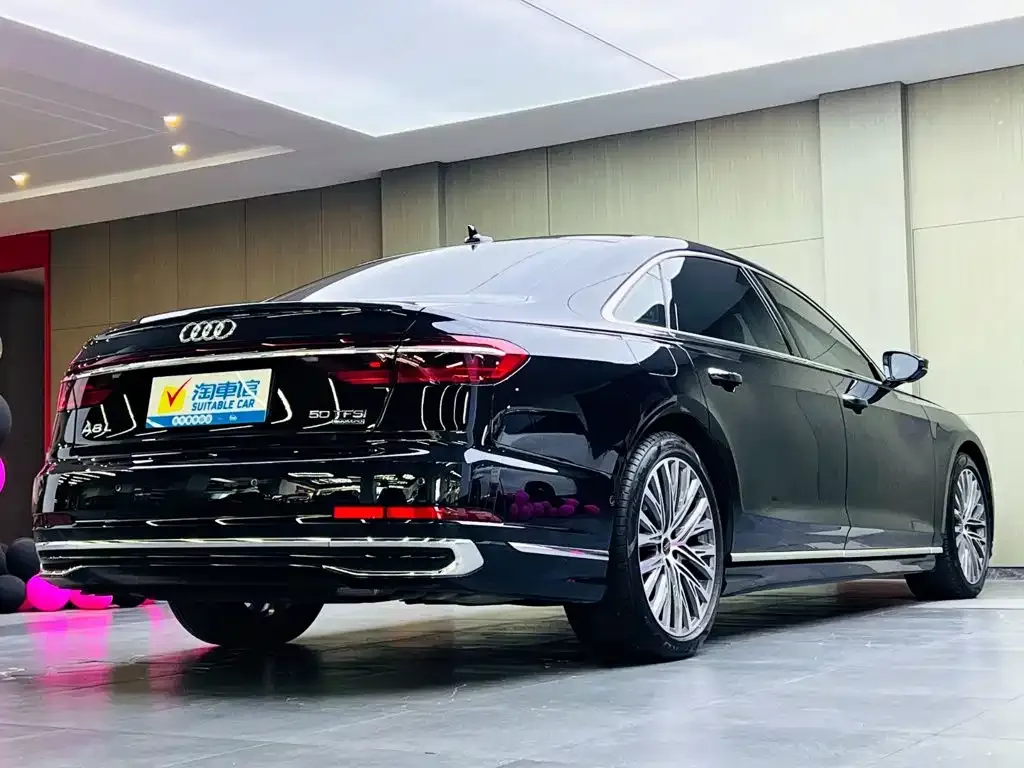 Audi A8 — фото 8