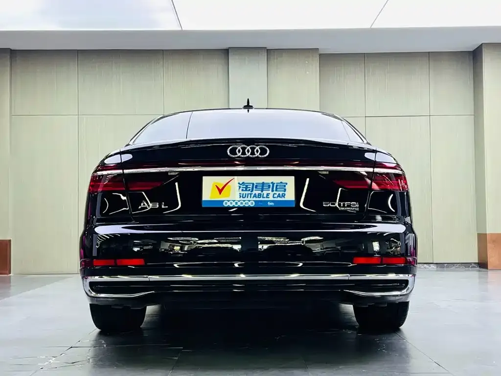 Audi A8 — фото 2