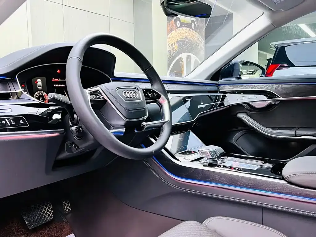 Audi A8 — фото 9