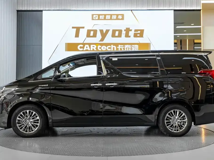 Toyota Alphard — фото 5
