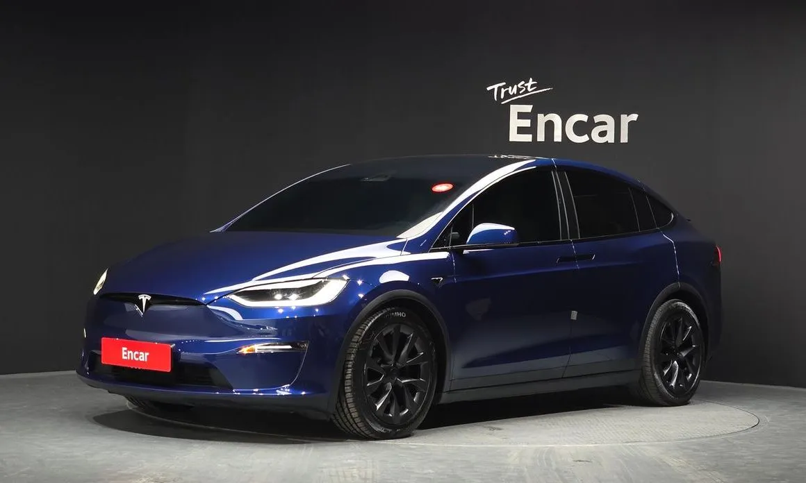 Tesla Model X — фото 1