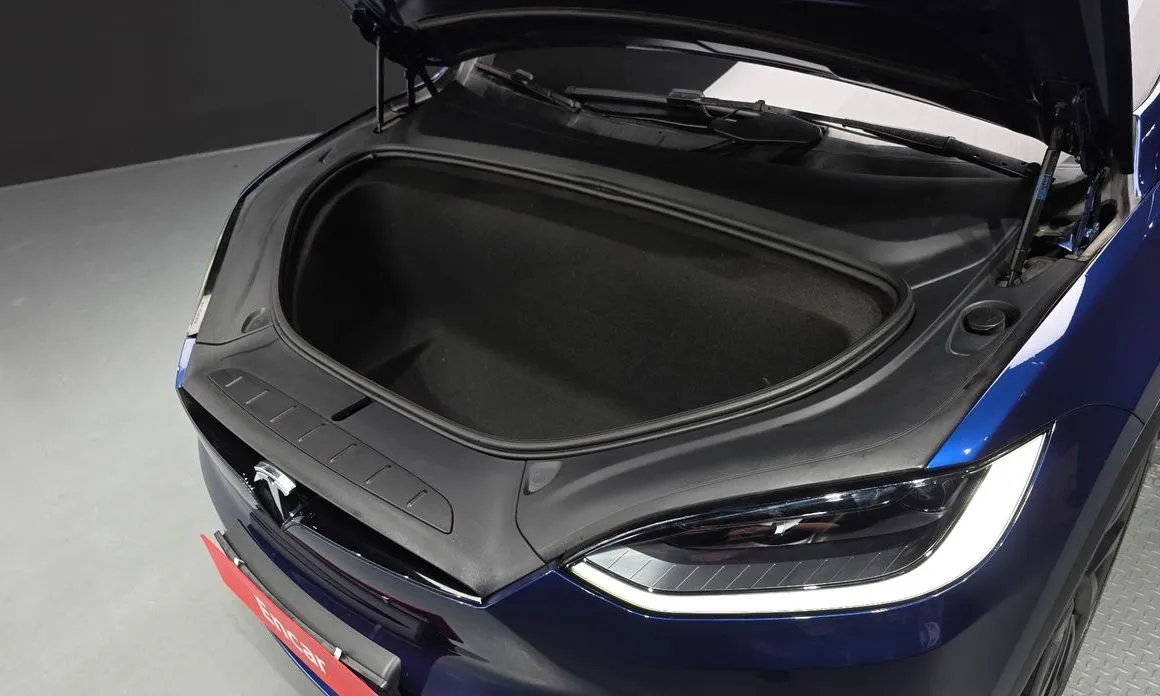 Tesla Model X — фото 9