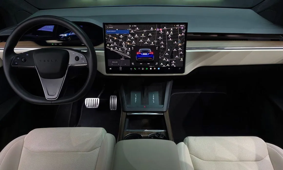 Tesla Model X — фото 3