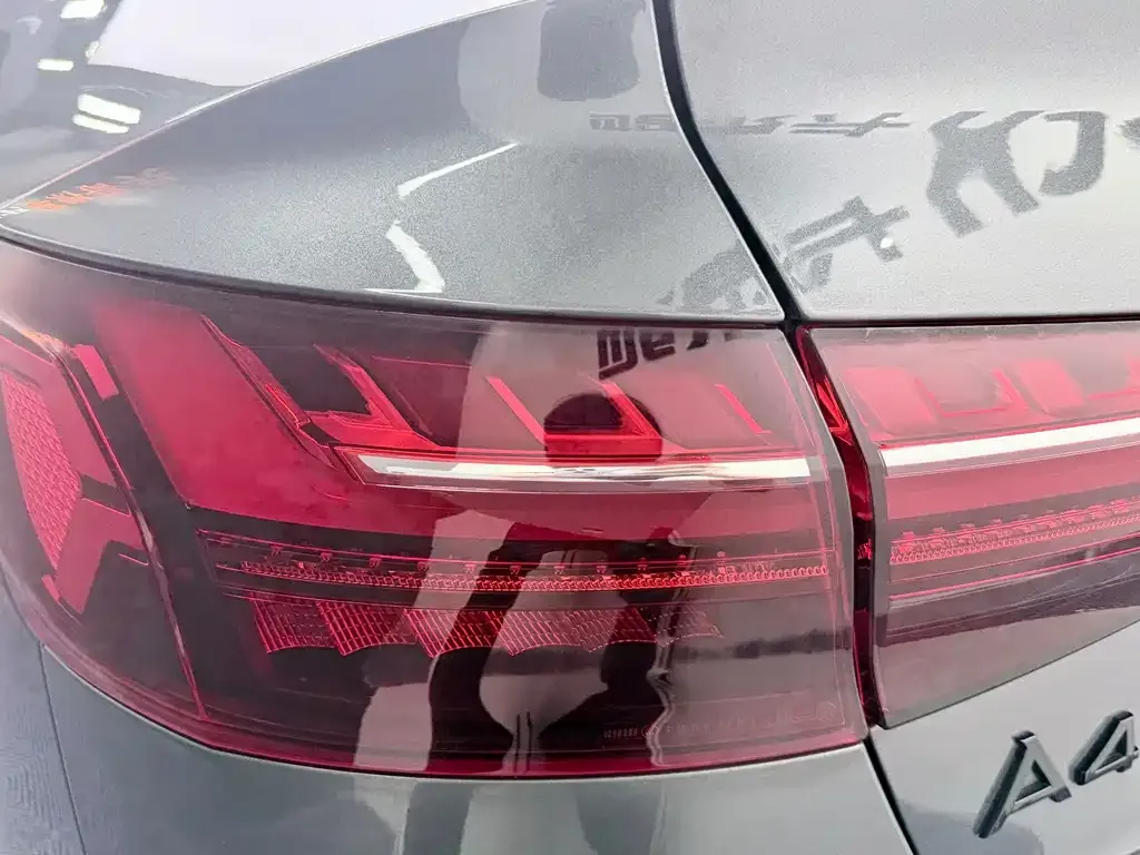 Audi A4L — фото 10