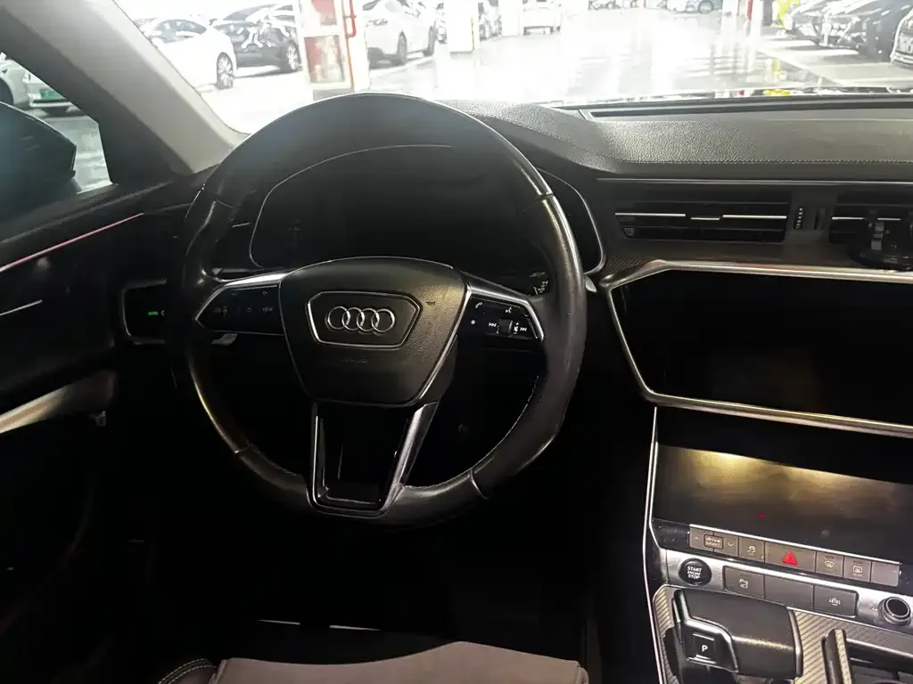 Audi A6L — фото 9