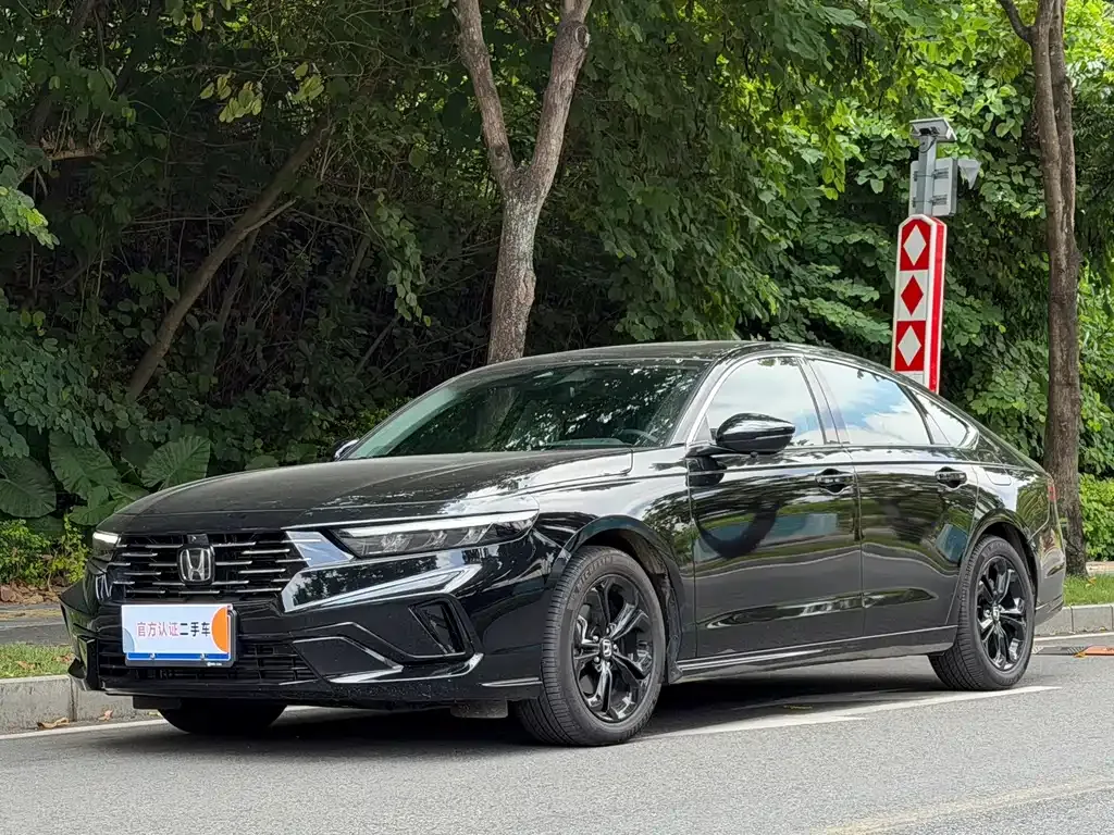 Honda Accord — фото 1