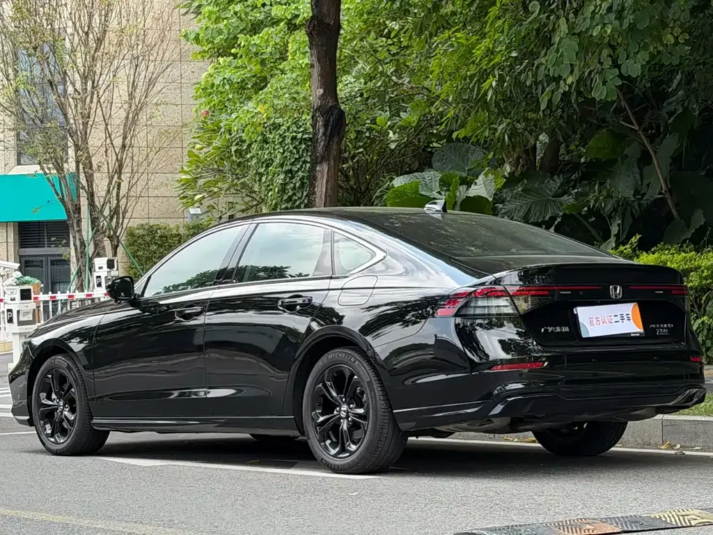 Honda Accord — фото 10