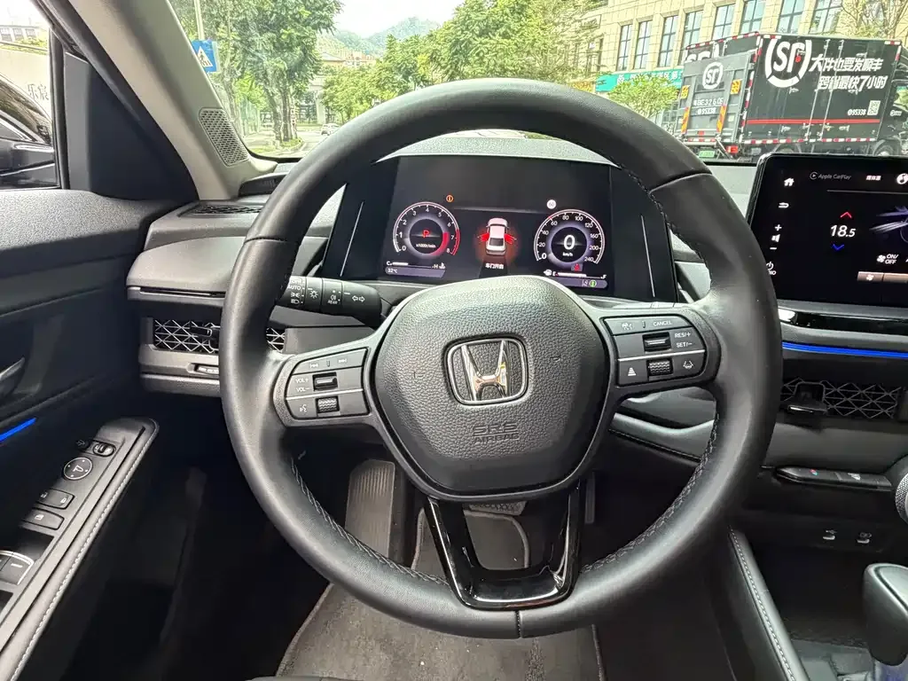 Honda Accord — фото 7