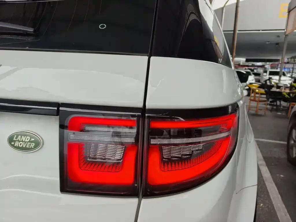 Land Rover Discovery Sport — фото 1
