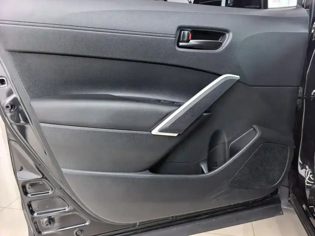 Toyota Corolla Cross — фото 9
