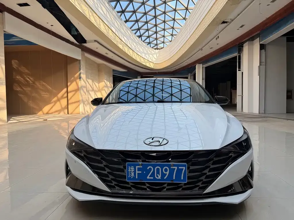 Hyundai Elantra — фото 7