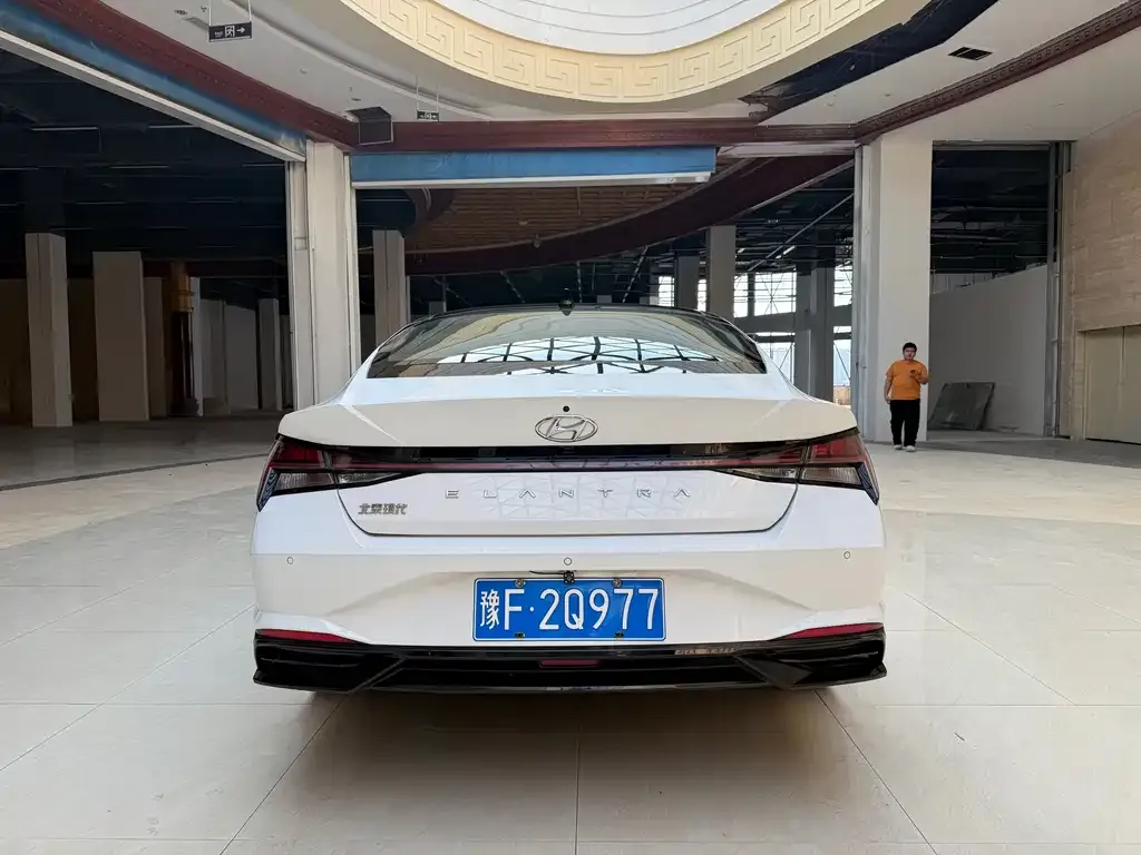 Hyundai Elantra — фото 8